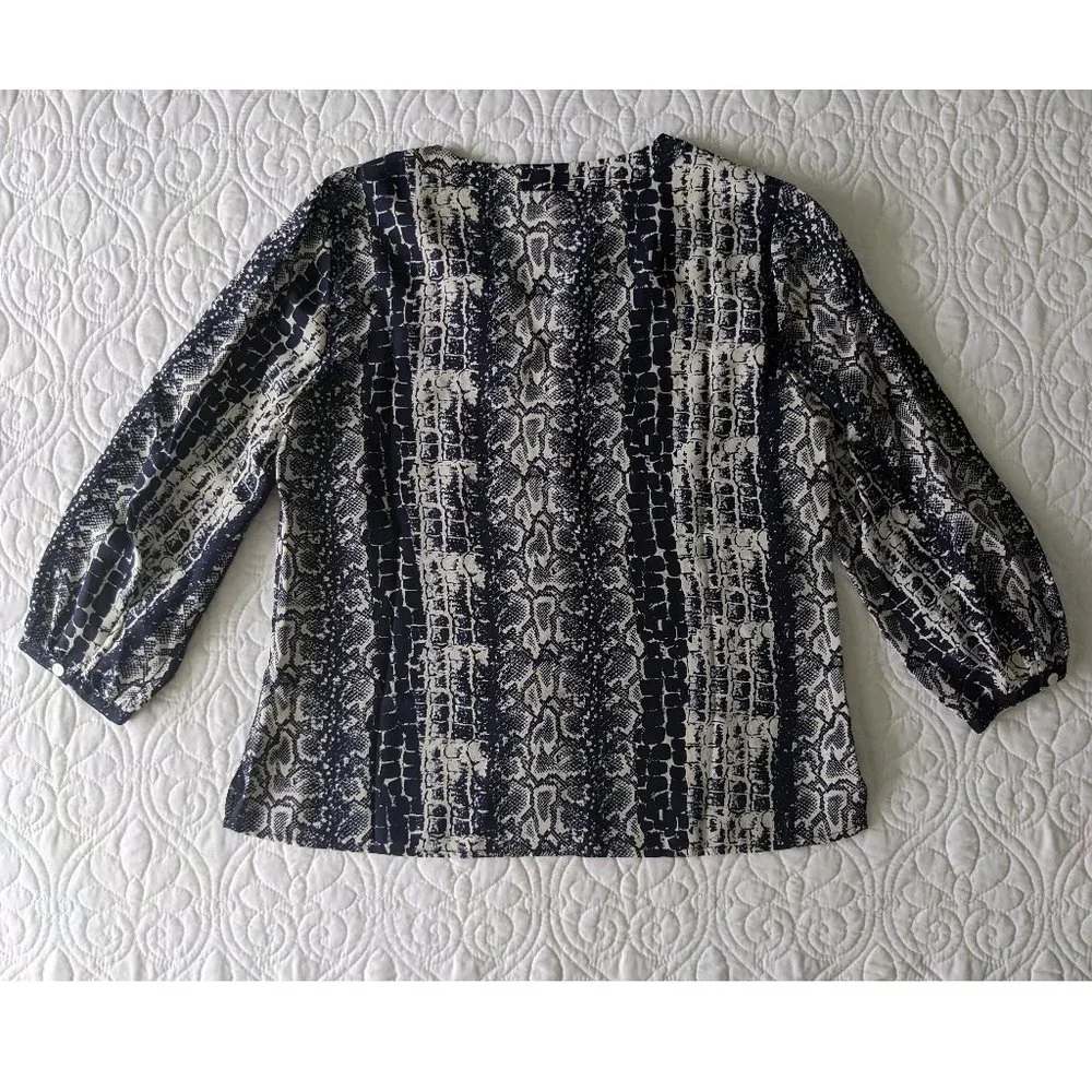 Talbots Silk Blouse w Pleat Details Dark Blue Snake Print Petite 4 - Picture 3 of 7